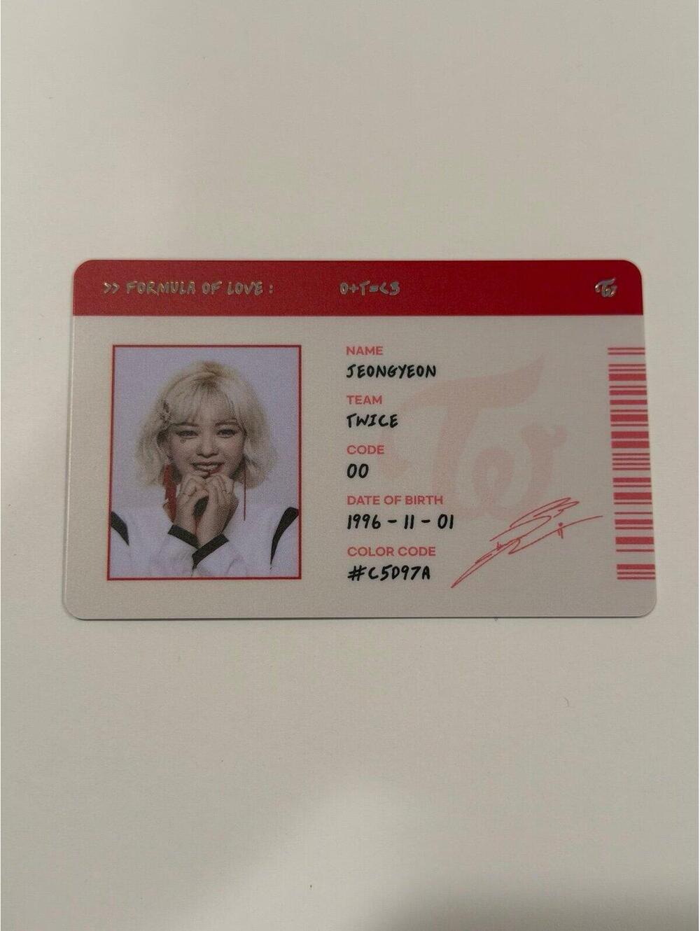 Twice Jeongyeon FORMULA OF LOVE Inclusion Scientist ID Photocard